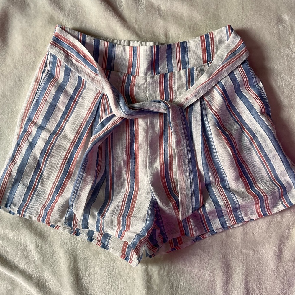 Boutique linen shorts. Size small.